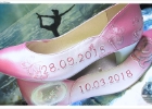 www.webparadise.com     FineART & BodyART     by Christine Dumbsky : personalisierte Brautschuhe, individuell bemalte Schuhe handbemalt, Herrenschuhe handbemalt, individualisiert, individualisierte Airbrush Gestaltung, Fahrradschuhe, bike shoes, Fahrradschuhbemalung, Turnschuhe, Sneakers, Damenschuhe, Brautschuhe, Fahrradschuhe bemalen lassen, Sportshoes, sportschuhe, Fussballschuhe, Chucks, Lederbemalung, Lederjacke, Lederjacken, Airbrush, Bühnenkleidung, Bühnenschuhe, Jacken airbrushen lassen, Jeansjacken bemalen lassen, Auftrittskleidung, Auftrittsschuhe, shoe painting messekleidung, messeschuhe, stageshoes, stage shoes, performance schuhe, Kleidung, Textilien, personalisiert, individuell, individualisierte Airbrush Gestaltung, bemalte Herrenschuhe, Turnschuhe bemalt, extravagante schuhbemalung, besondere schuhe, schubemalungen exklusiv, schuhairbrush, shoe-airbrush, shoeairbrush, Lederkutten Bemalung, pumps, chucks, handbemalte, Malerei auf Leder, Satin, Lederimitat, Synthetik, Syntetik, synthetic, sneakers, highheels, high heels, peeptoes, peptoes, peptos, Individuelle Hochzeitsschuhe, bemalte Brautschuhe, Unikat Schuhe, handbemalte Lederkleidung, Hemden, Jeankleidung, Anzüge, Brautschuhe gestalten lassen, painted leather jackets, Schuh-Bemalung, Designs auf Lederjacken, Leder-Painting