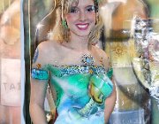 bodypainting-bodypaint-bodyart-wein-messe-kuenstler-airbrush-weinprinzessin-weinkoenigin-dumbsky.jpg